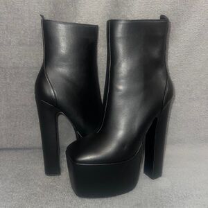 Pink Kiss Black Platform Women's Heels Size 7.5 new without tags